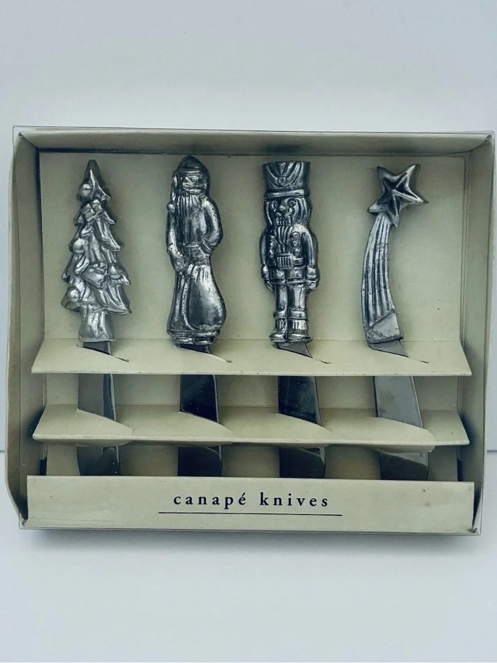 Pier 1 Holiday Canapé Knives/Cheese Spreader Tree Santa Nutcracker Star Set Of 4